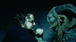 Guillermo Del Toro under innspillingen av Pans Labyrint. (Foto: Oro Film)