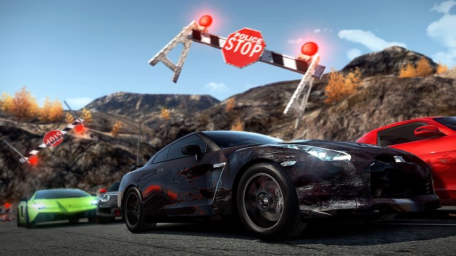 Gjennom veisperring i Need For Speed Hot Pursuit. (Foto: Electronic Arts)