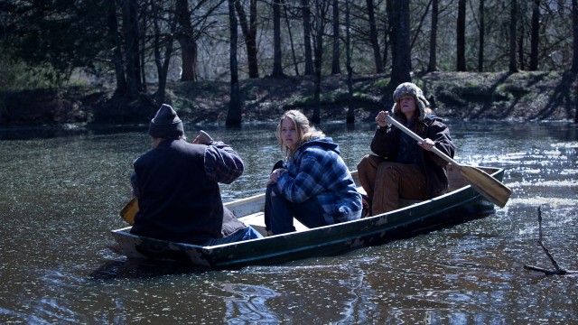 Jennifer Lawrence midt i båten i Winter's Bone. (Foto: Arthaus)