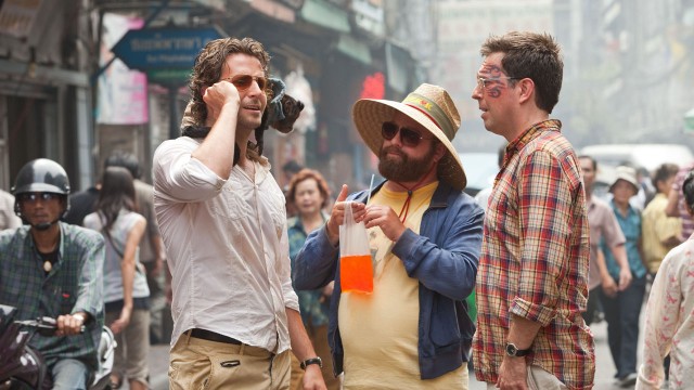 Bradley Cooper, Zach Galifianakis og Ed Helms i Hangover 2 (Foto: SF Norge AS).