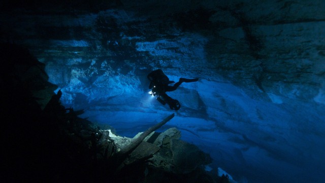 Vakre undervannsgrotter i Sanctum (Foto: SF Norge).