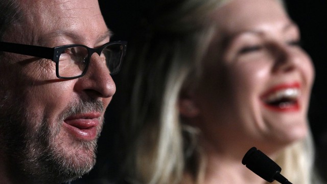 Lars von Trier og Kirsten Dunst - pressekonferanse Melancholia - Cannes 2011. (Foto: REUTERS/Yves Herman)