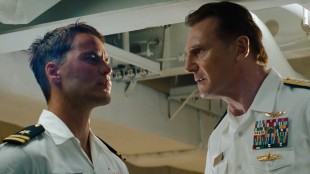 Taylor Kitsch og selveste Liam Neeson i Battleship (Foto: United International Pictures).