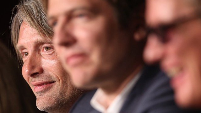 Mads Mikkelsen, Thomas Vinterberg og Thomas Bo Larsen under pressekonferansen i Cannes (Foto: REUTERS/Yves Herman).