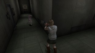 I Silent Hill 3 må tenåringsjenta Heather utforske sin tilknytning til Silent Hill.HD-samlingens peneste spill, men ikke nødvendigvis beste. (Foto: Konami)