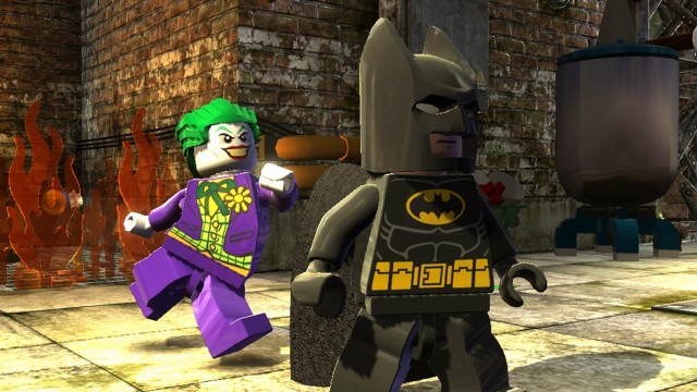 The Joker i ferd med å tupper Batman i ræva i LEGO Batman 2: DC Super Heroes (Foto: Warner Bros. Entertainment).