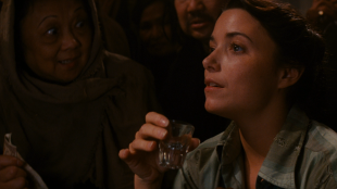 Karen Allen spiller Marion Ravenwood i Raiders Of The Lost Ark (Foto: Paramount Home Entertainment).