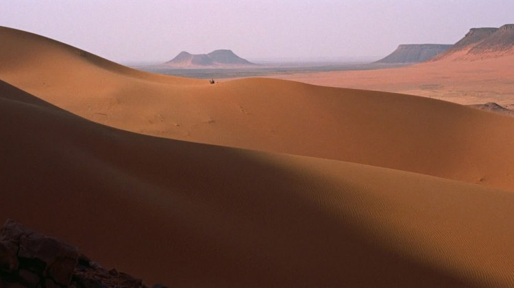 Majestetisk ørkenlandskap i Lawrence of Arabia (Foto: Sony Pictures Home Entertainment).