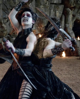 Siamesiske tvillinghekser i Hansel and Gretel: Witch Hunters (Foto: SF Norge AS).