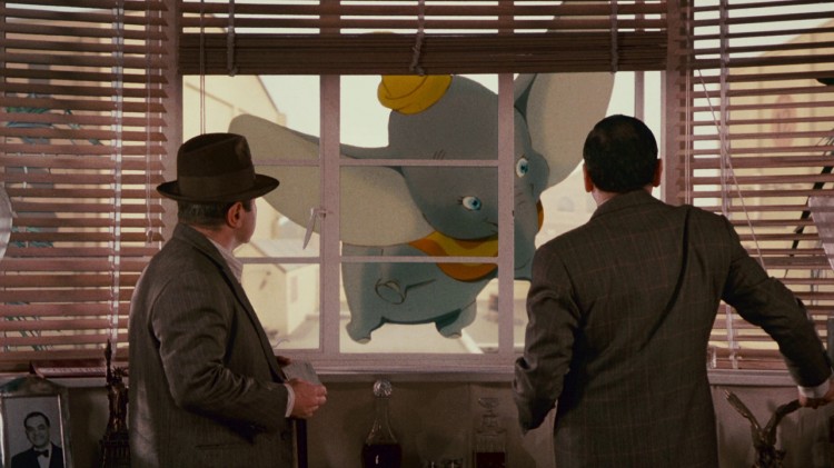 Kjente tegnefilmfigurer som Dumbo dukker opp i Hvem lurte Roger Rabbit (Foto: Walt Disney Studios Home Entertainment).