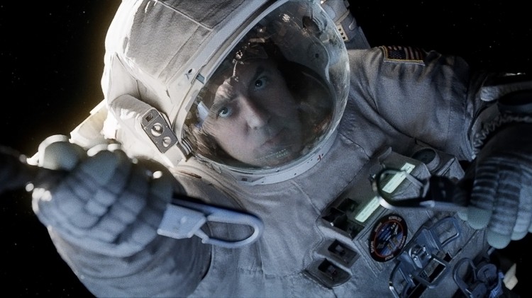 George Clooney holder fast i Alfonso Cuaróns Gravity (Foto: SF Norge AS).