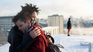Romantikk på blokktaket i Vi er best! (Foto: Norsk Filmdistribusjon).