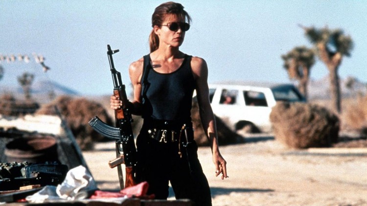 Linda Hamilton som Sarah Connor i Terminator 2: Dommens dag fra 1991. (Foto: TriStar Pictures)).