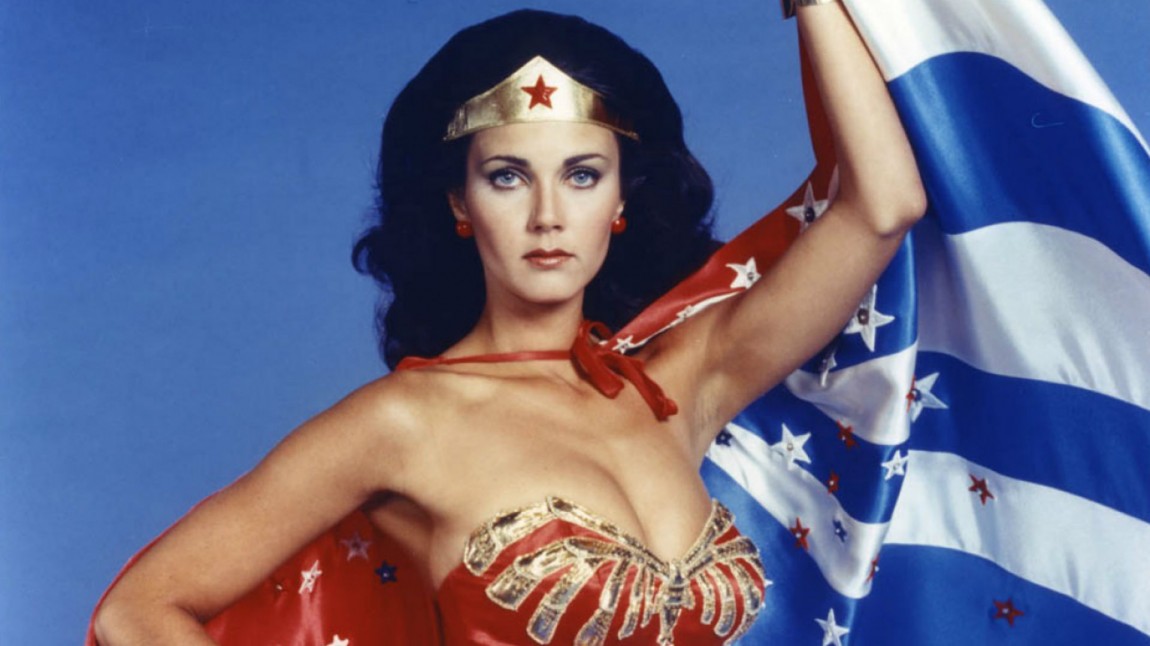 Lynda Carter spilte Wonder Woman i en TV-serie på 70-tallet som gikk over tre sesonger. (Foto: Warner Bros. Television).