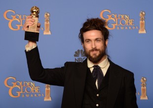 Alex Ebert vann Golden Globe for musikken til filmen «All is Lost». (Foto: AFP/Robyn Beck)