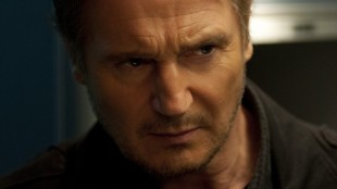 Liam Neeson er igjen hardtslående helt i Non-stop (Foto: SF Norge AS).