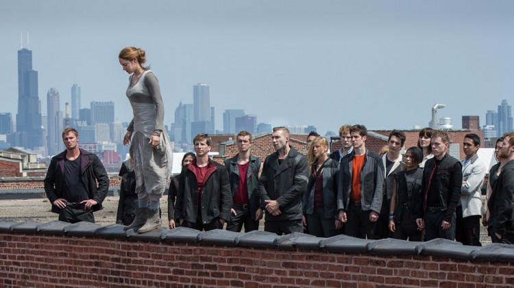 Tris (Shailene Woodley) hopper i det i Divergent (Foto: Lionsgate).