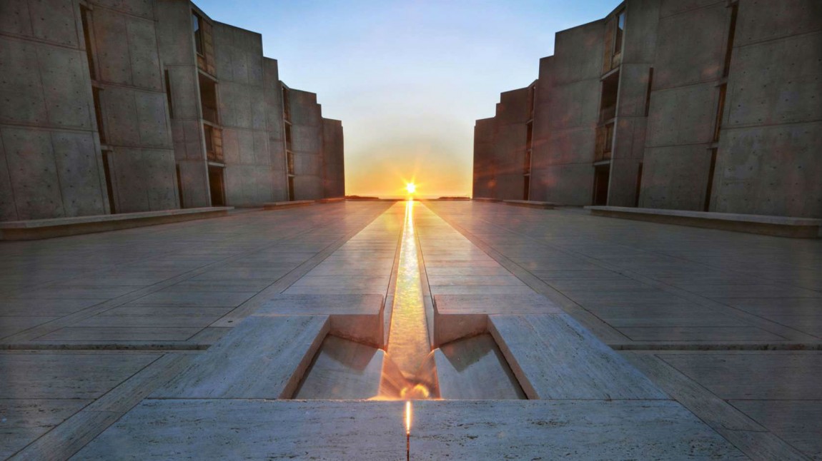 Salk-instituttet i California ble designet av arkitekten Louis Kahn. Bilde fra «Cathedrals of Culture». (Foto: Mer film/Neue Roadmovies)