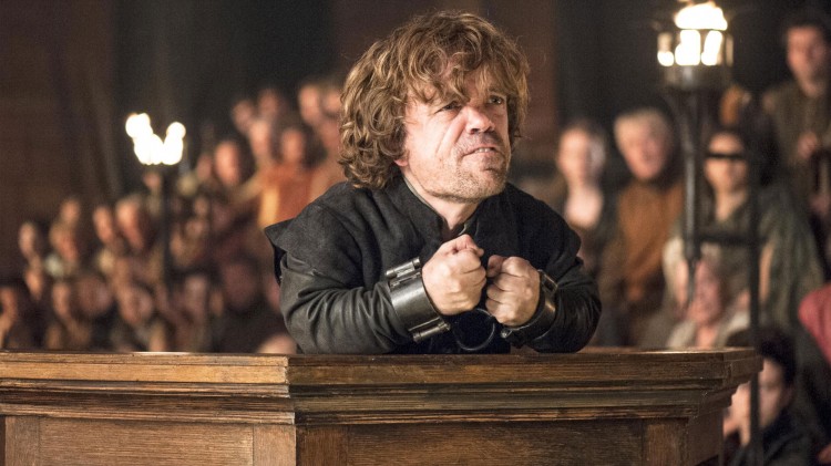 Peter Dinklage spiller spesielt godt når Tyrion Lannister stilles for retten. (Foto: HBO Nordic).