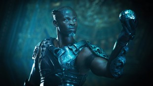 Korath (Djimon Hounsou) med den mystiske kula i Guardians Of The Galaxy (Foto: The Walt Disney Company Nordic).