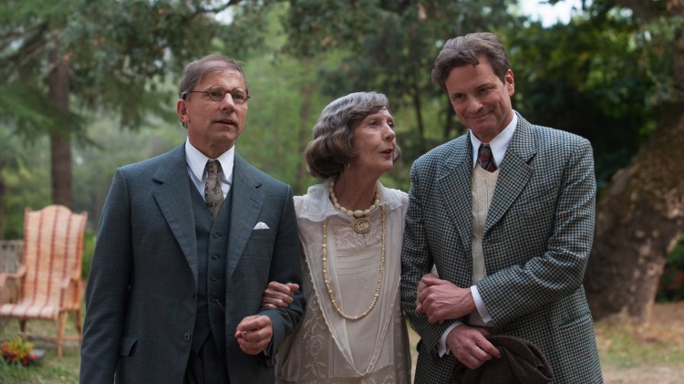 Simon McBurney, Eileen Atkins og Colin Firth i Magic In The Moonlight (Foto: Scanbox).