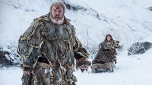 Hodor og Bran i fjerde sesong av Game of Thrones. (Foto: HBO).