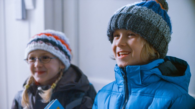 Ida (Ida Leonora Valestrand Eike) og Sindre (Leonard Valestrand Eike) i Operasjon Arktis (Foto: Filmkameratene/Nordisk Film Distribusjon AS).