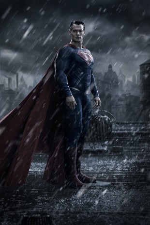 Henry Cavill spiller Superman i minst tre filmer de kommende årene. Her fra en plakat for «Batman vs. Superman: Dawn of Justice» (2017). (Foto: Warner Bros.)