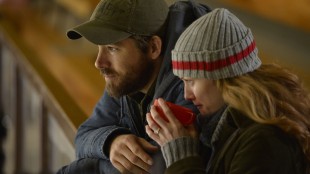 Ryan Reynolds og Mireille Enos spiller foreldre til bortført jente i The Captive (Foto: Scanbox).