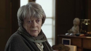 Madame Girard (Maggie Smith) er beboeren i Min leilighet i Paris (Foto: SF Norge AS).