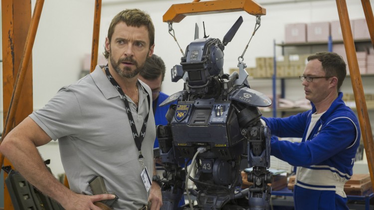 Hugh Jackman spiller rivaliserende robotmaker i Chappie (Foto: United International Pictures).