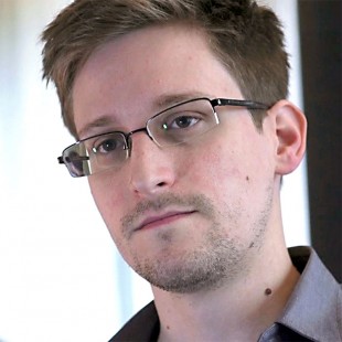 Det første bildet av Edward Snowden, som raskt ble et symbol verden over, er hentet fra Laura Poitras' første intervju med ham. (Foto: Tour de Force)