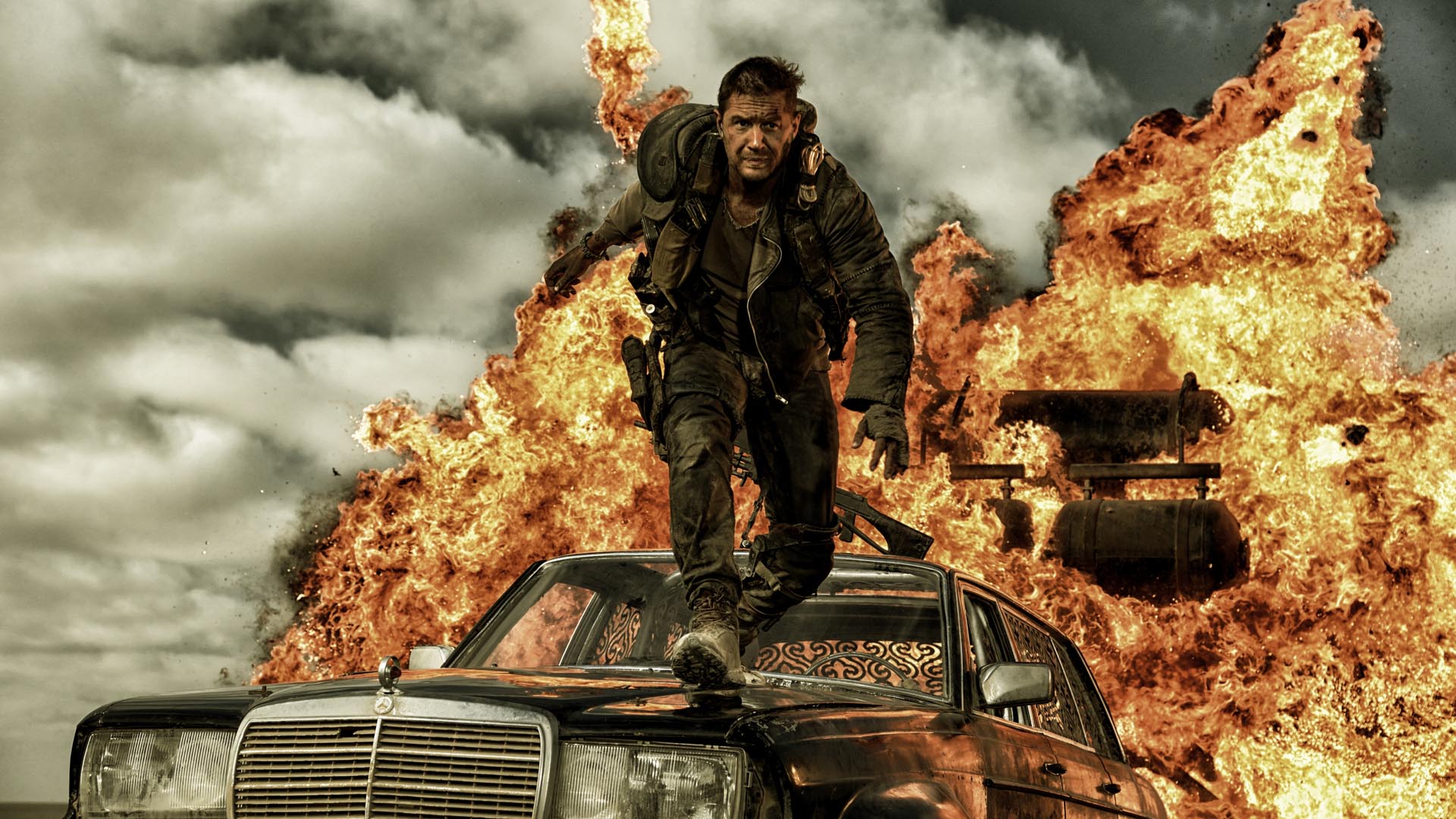 Eksplosiv action med Tom Hardy som Max Rockatansky i Mad Max: Fury Road (Foto: SF Norge AS).
