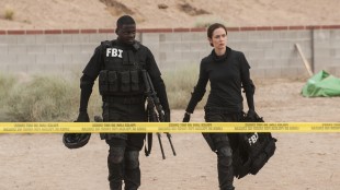 Emily Blunt spiller FBI-agent som blir involvert i narkokrig i Sicario (Foto: Lionsgate).