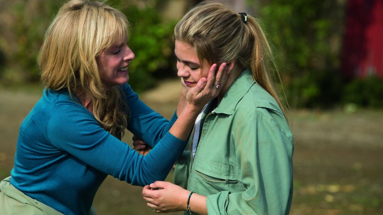 Det er flere såre øyeblikk mellom mor og datter i «Familien Bélier». (Foto: Norsk Filmdistribusjon).