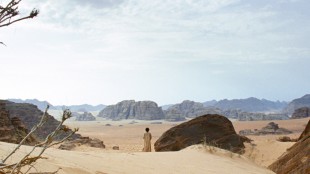 Ett av mange fantastiske ørkenpanoramaer i filmen Theeb - Ulven (Foto: AS Fidalgo).