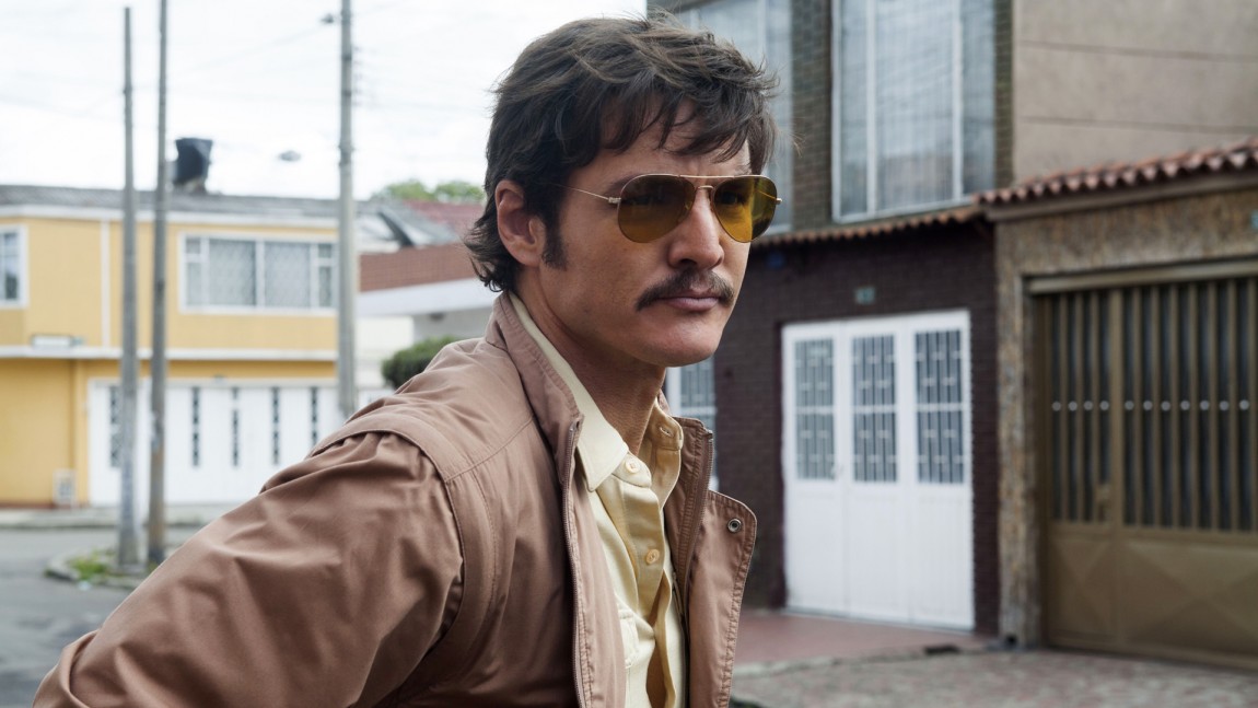 Pedro Pascal spiller agent Javier Peña, en av de viktigste personene i kampen mot Pablo Escobar. (Foto: Netflix)