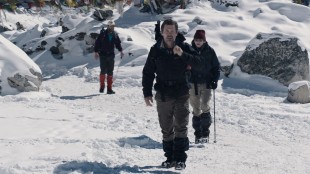 Josh Brolin foran John Hawkes og Jason Clarke i Everest (Foto: United International Pictures).