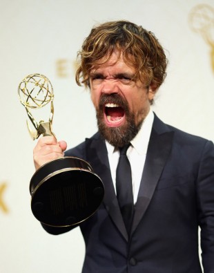 Peter Dinklage vant prisen for beste birolle i en dramaserie for andre gang, for sin prestasjon i Game of Thrones. (Foto: Mark Davis/Getty Images/AFP, NTB Scanpix).