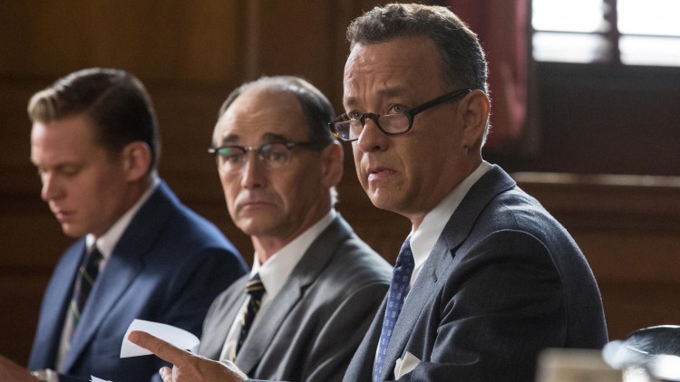 James Donovan (Tom Hanks) forsvarer spionen Rudolf Abel (Mark Rylance) i Bridge of Spies (Foto: 20th Century Fox).