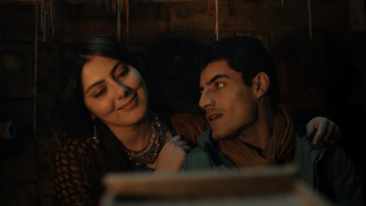 Gona (Rohzin Sharifi) og Alan (Wrya Ahmed) har et hemmelig forhold i El Clasico (Foto: Euforia/Hene films).