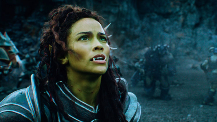 Garona (Paula Patton) er en av de få interessante kvinneskikkelsene i Warcraft: The Beginning (Foto: United International Pictures).