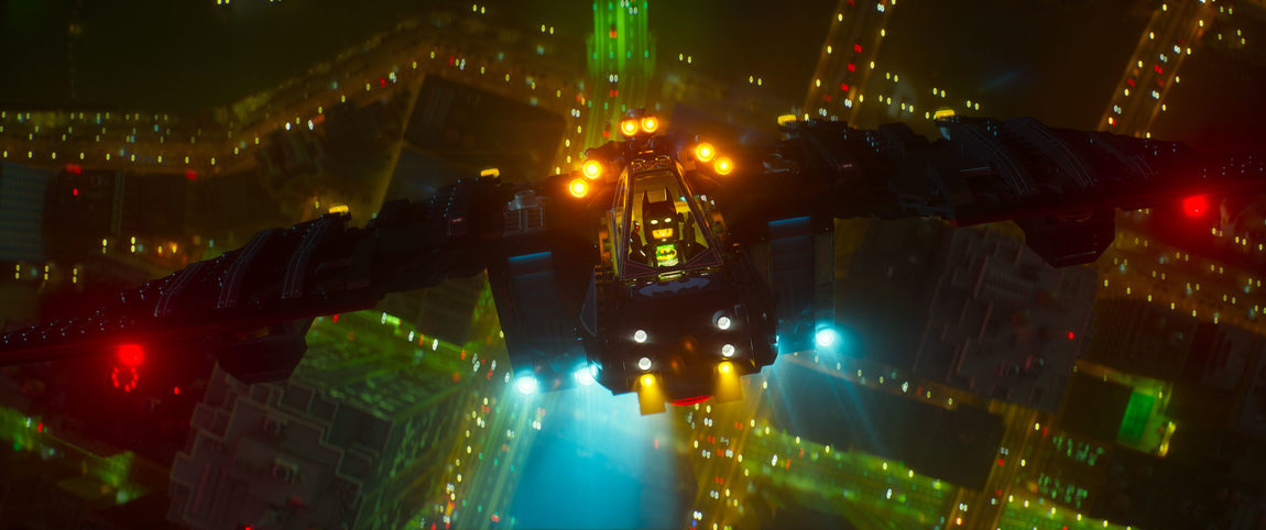 Batmobilen er selvfølgelig med i mange forskjellige varianter i Lego-Batman-filmen. (Foto: SF Studios).