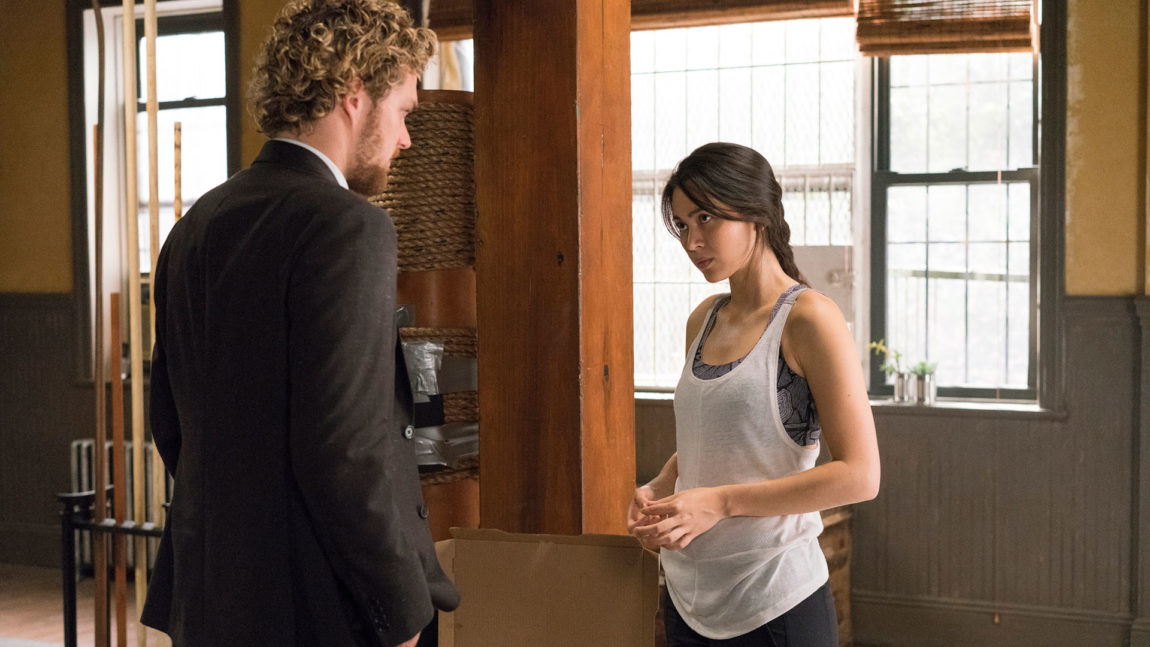 Danny og karatemesteren Colleen, spilt av Jessica Yu Li Henwick. (Foto: Netflix).