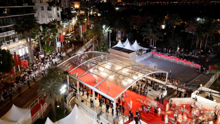 Festivitas på rød løper på den 70. filmfestivalen i Cannes. (Foto: REUTERS/Regis Duvignau)