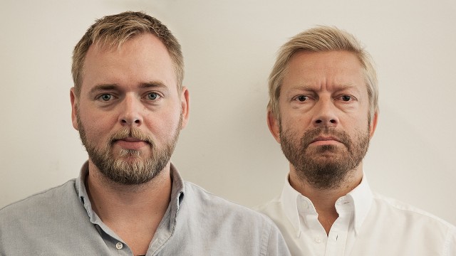 Tore Sagen og Bjarte Tjøstheim er vikarer i Steinar og Bjørns bærbare fredagsparty fredag 10. mai (Foto: Kristoffer Pettersen Rambøl, NRK P3).