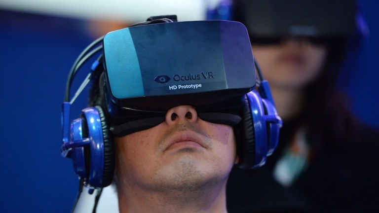 Facebook kjøper seg inn i Oculus Rift
