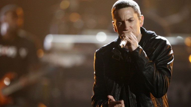 Eminem utfordrer bestselgerne
