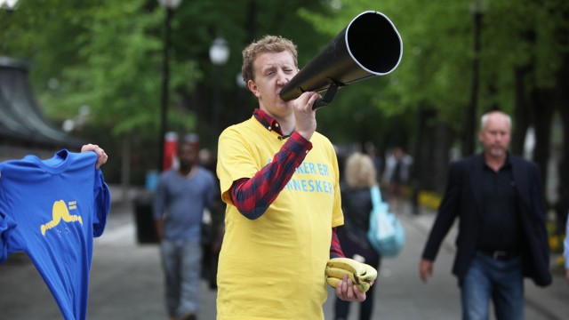 Svensker er mennesker. (Foto: Rashid Akrim, NRK P3)