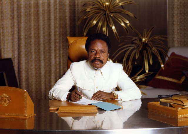 (FILES) This picture taken 1982 shows Gabonese President Omar Bongo at his office. Gabon President Omar Bongo Ondimba, Africa's longest serving leader, has died aged 73 in a Spanish clinic, a French government source said on June 7, 2009. 